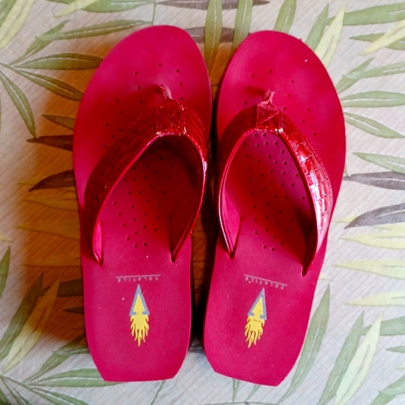 Red Volatile sz 7